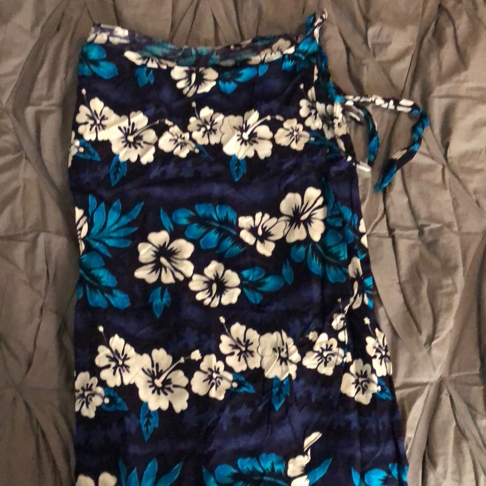 Mid length floral wrap